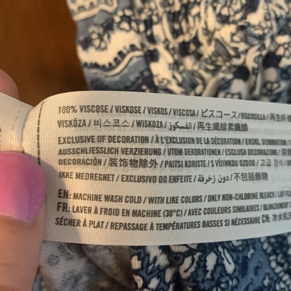 Hollister blue & white paisley print romper with criss cross lace up front 😍😍 - Picture 9 of 9